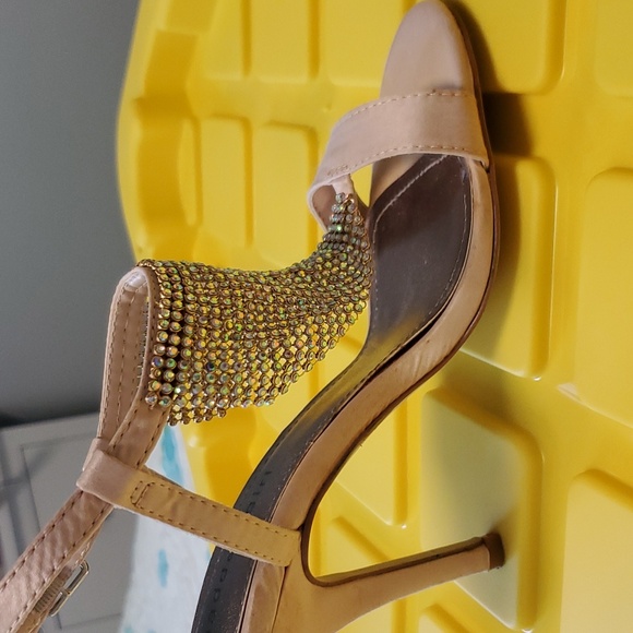 Sandals - Picture 2 of 7